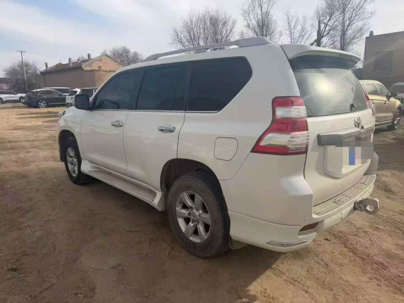 榆林17年丰田普拉多8