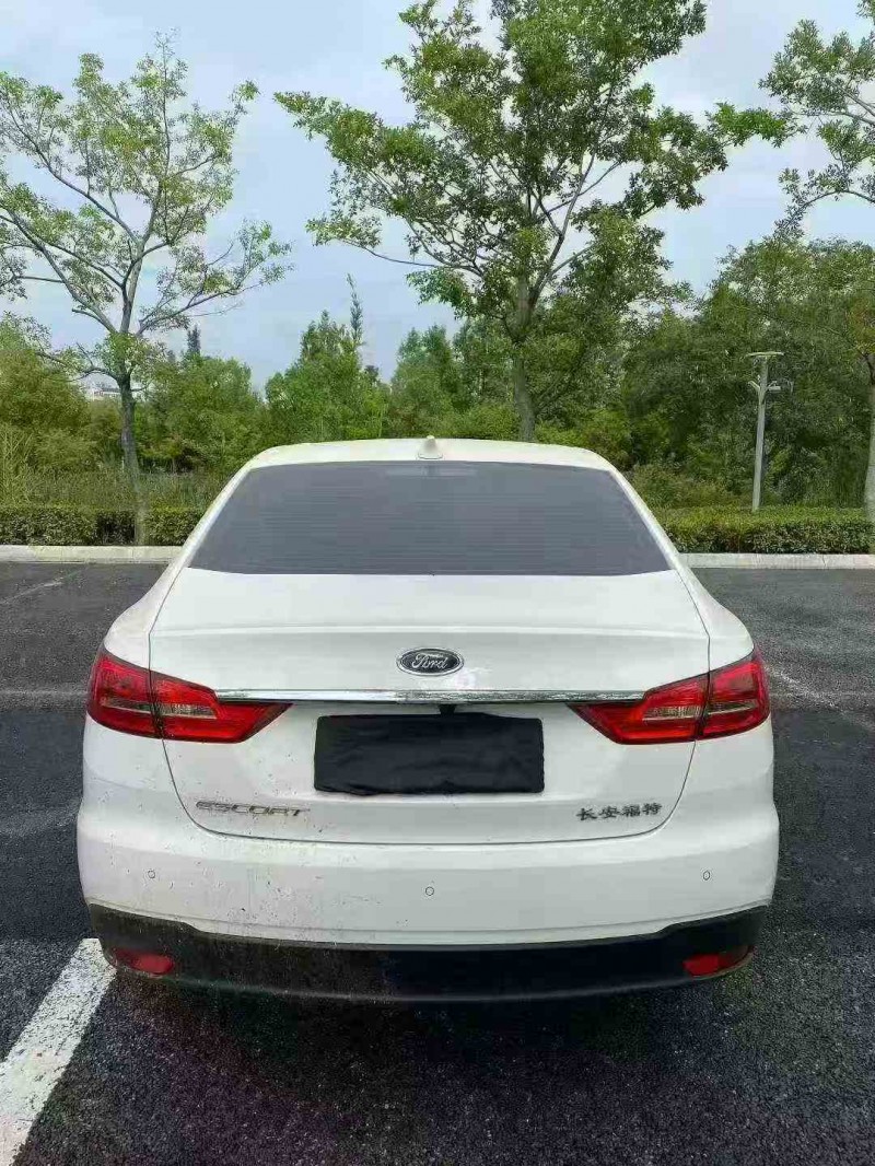 苏州20年福特福睿斯9