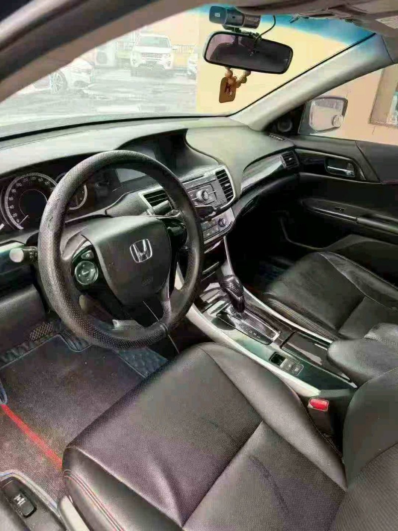 苏州17年本田雅阁6