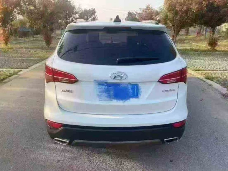 苏州15年现代新胜达9