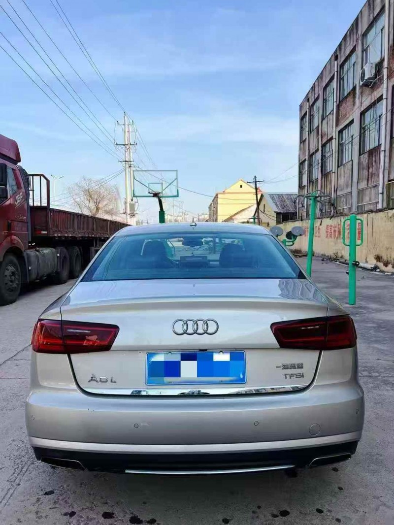 济宁17年奥迪A6L9