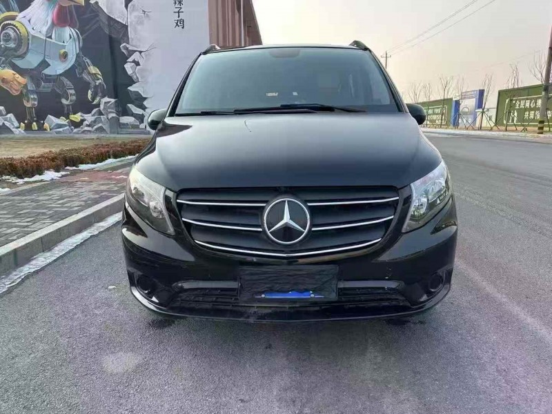 济宁23年奔驰威霆1