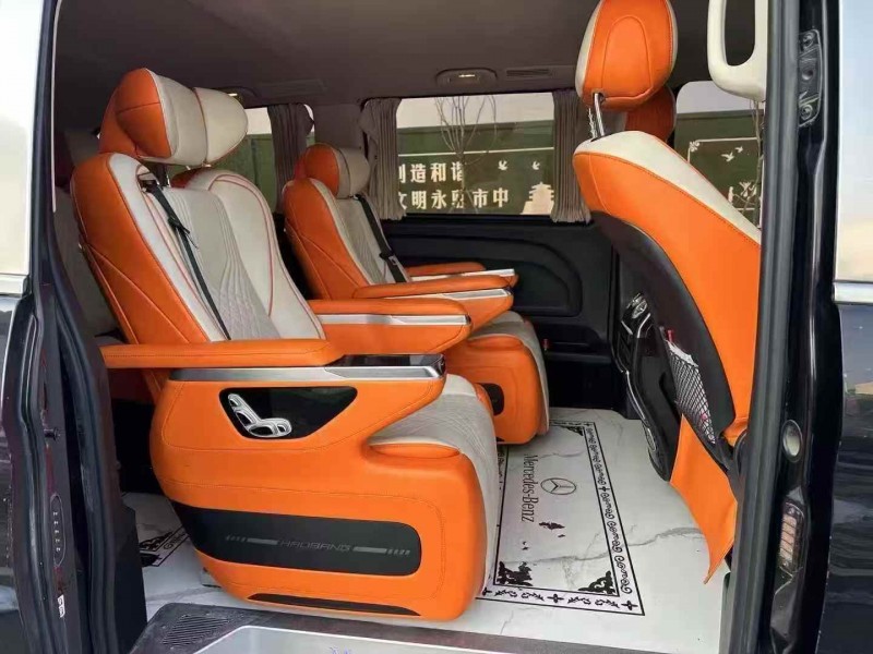 济宁23年奔驰威霆5