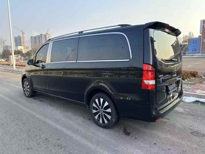 济宁23年奔驰威霆8