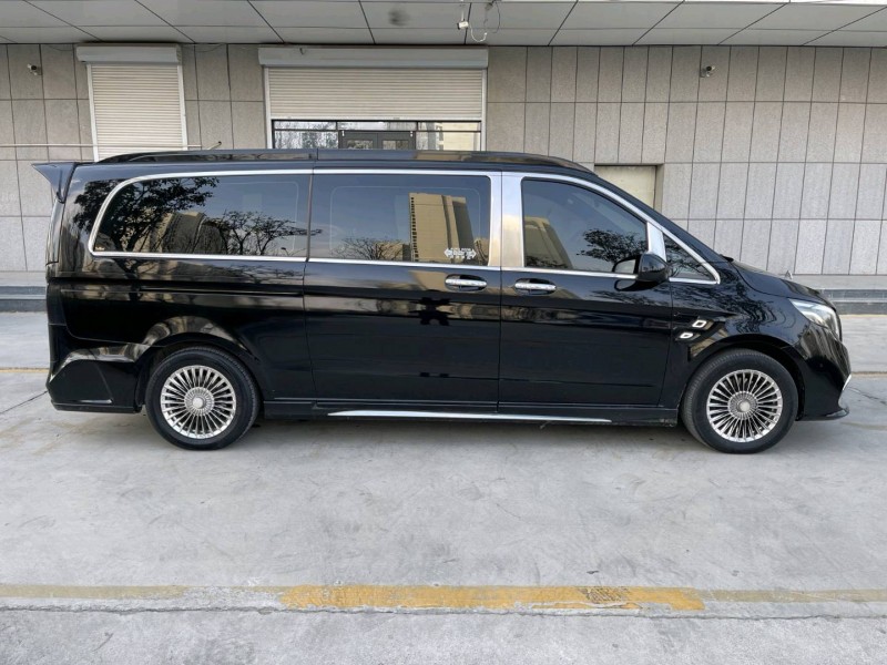 济宁23年奔驰威霆4