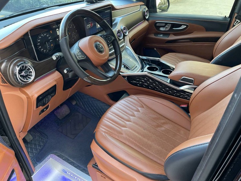 济宁23年奔驰威霆9