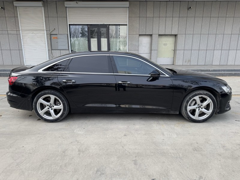 济宁22年奥迪A6L6