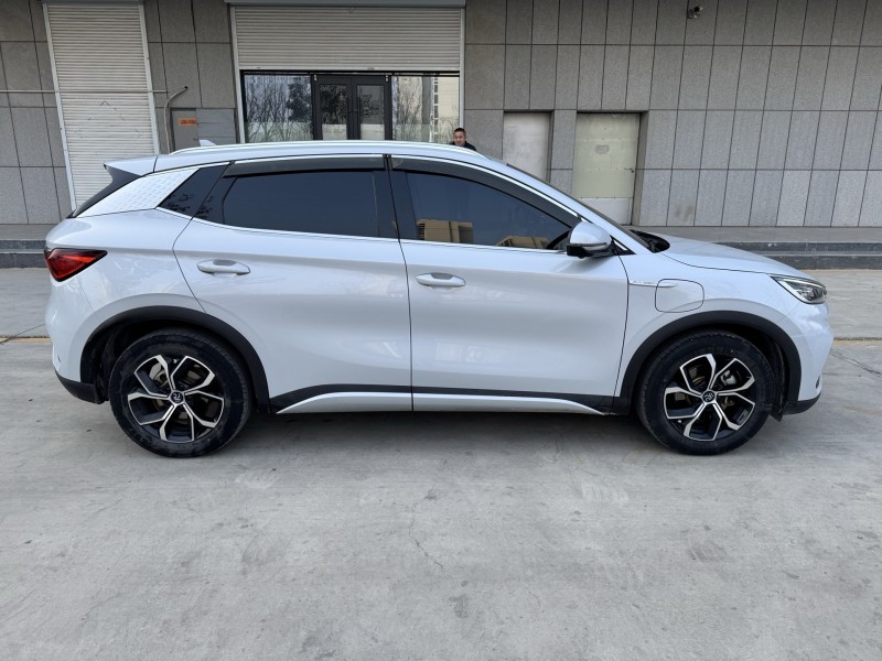 济宁24年比亚迪元3