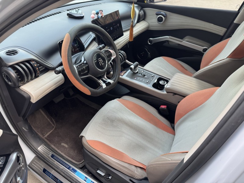 济宁24年比亚迪元7