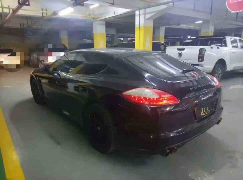 宜昌12年保时捷帕拉梅拉8