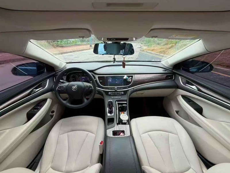 三明20年别克君越5