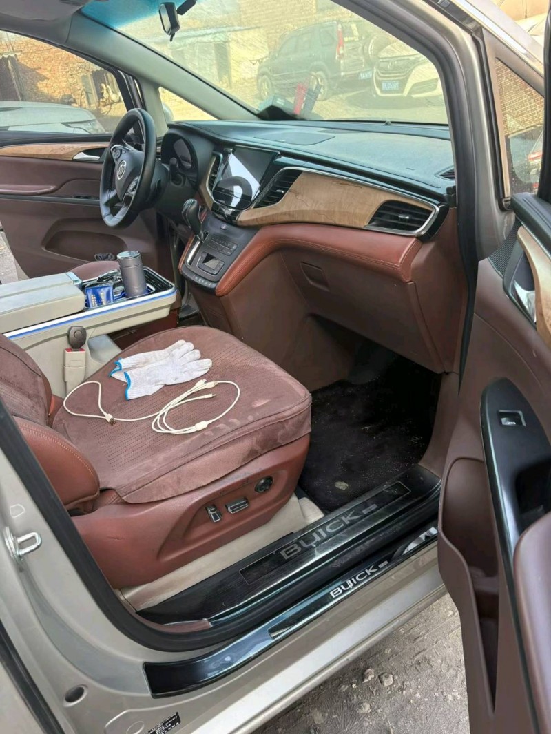 太原18年别克GL85