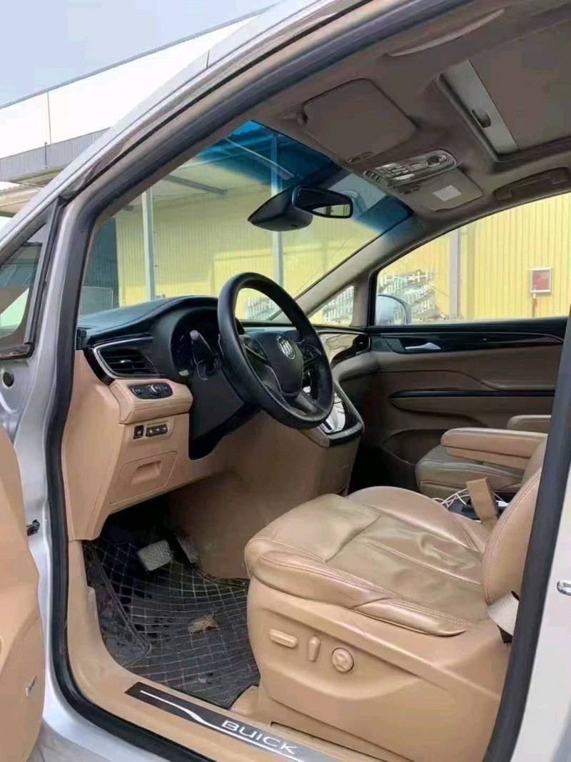 青岛17年别克GL82