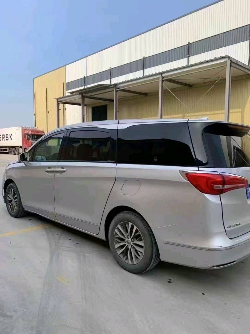 青岛17年别克GL84