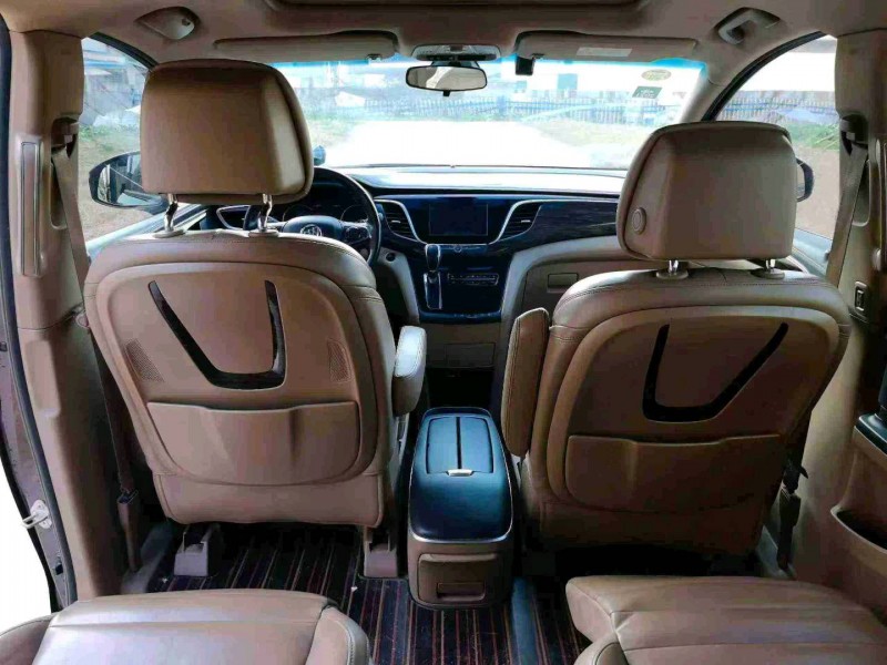 襄阳17年别克GL86