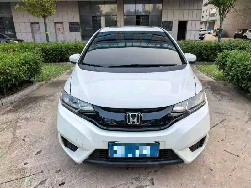 济宁17年本田飞度1