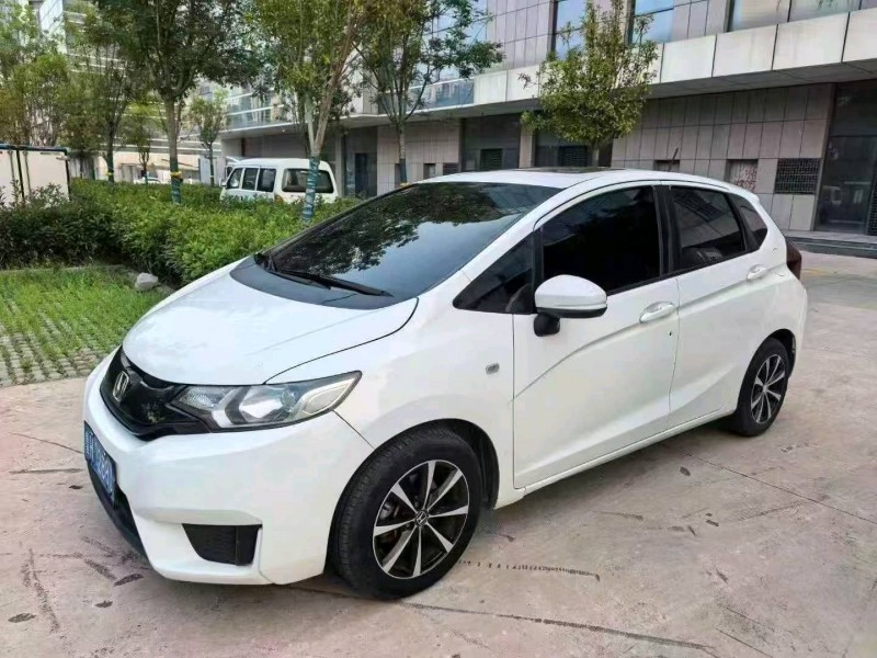 济宁17年本田飞度2