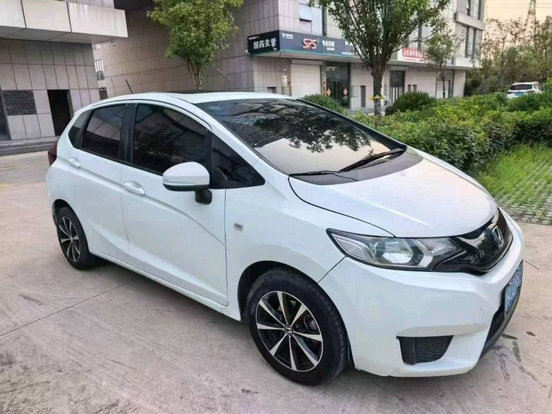 济宁17年本田飞度3