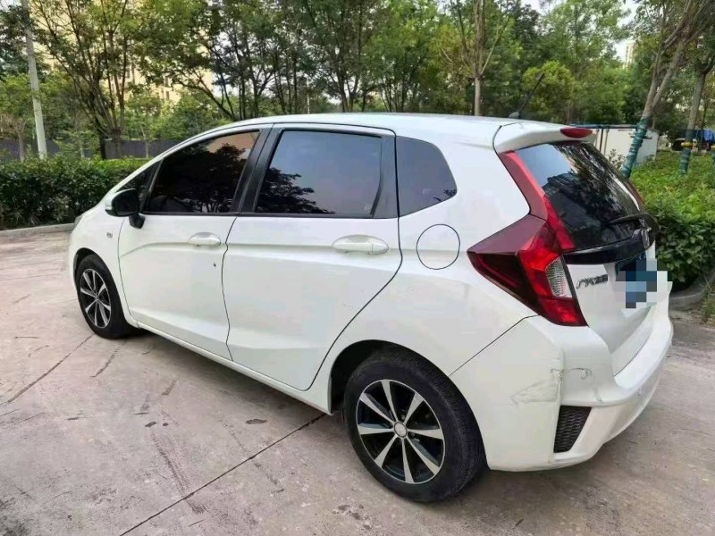 济宁17年本田飞度4