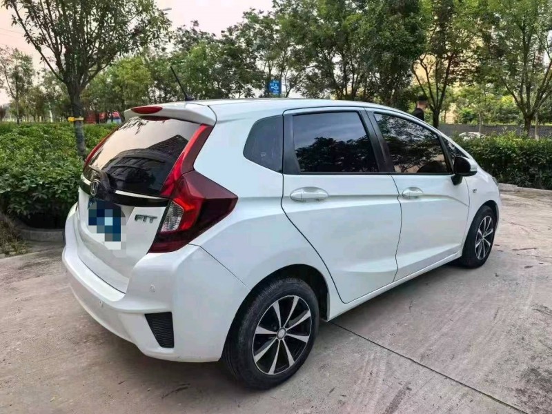 济宁17年本田飞度5