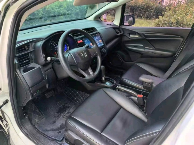 济宁17年本田飞度8