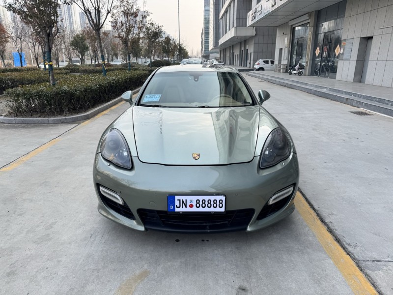 济宁13年保时捷帕拉梅拉1