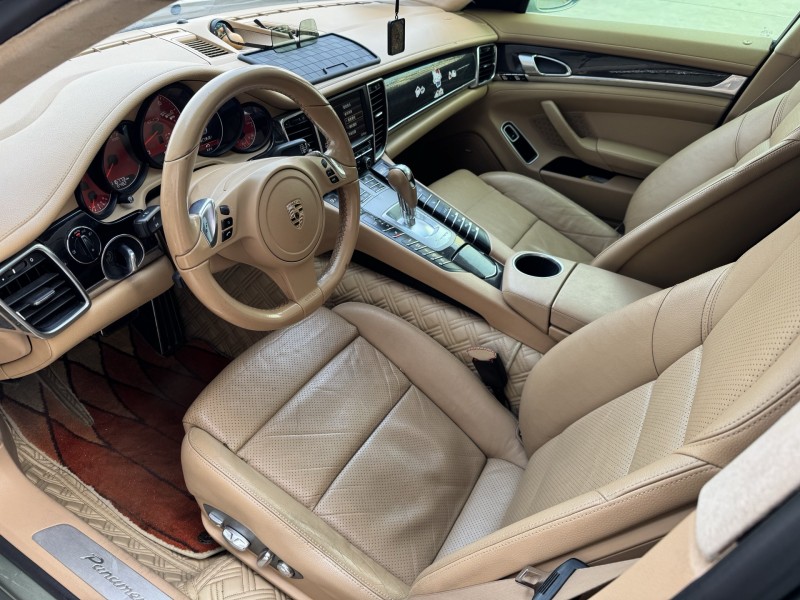 济宁13年保时捷帕拉梅拉5