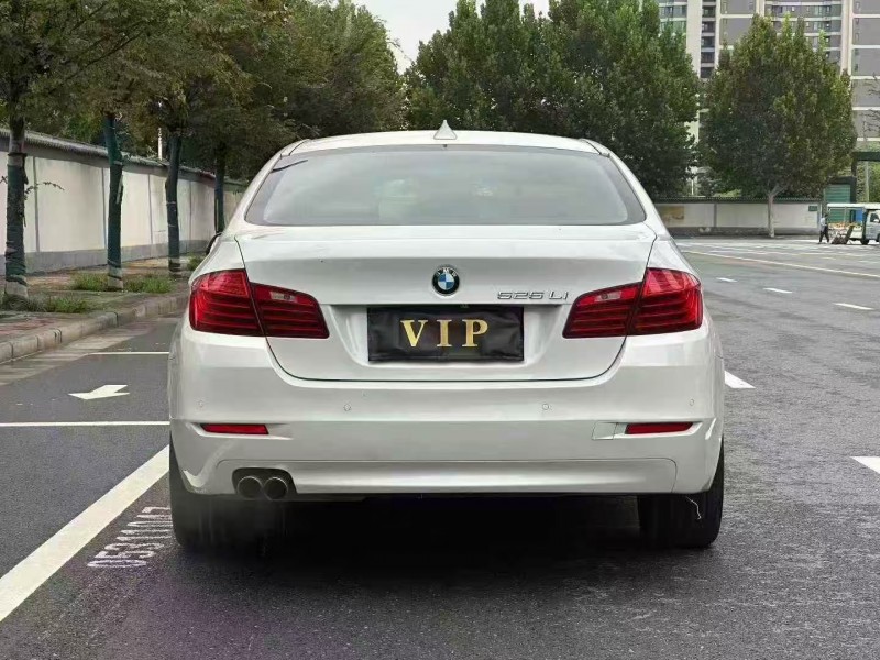 郑州17年宝马5系9