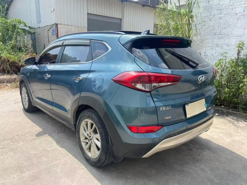 广州17年现代途胜9