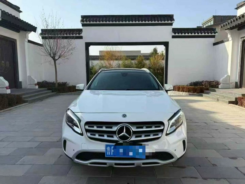 济南18年奔驰GLA1