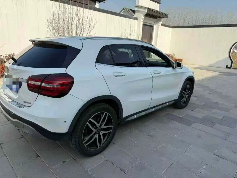 济南18年奔驰GLA7