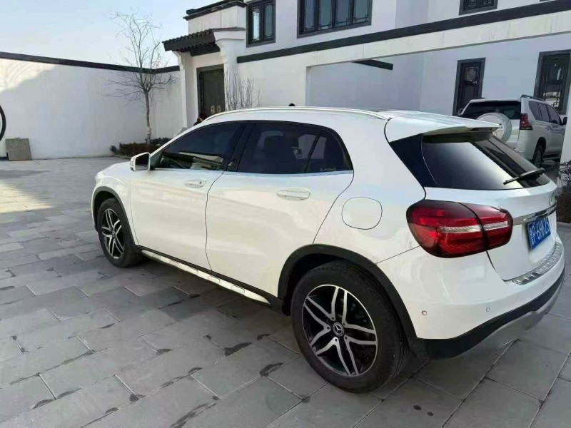 济南18年奔驰GLA8