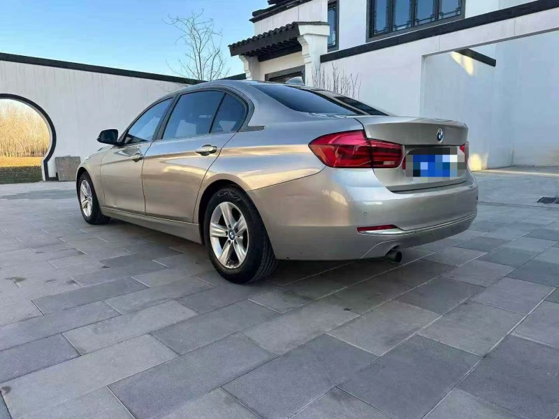 济南16年宝马3系8