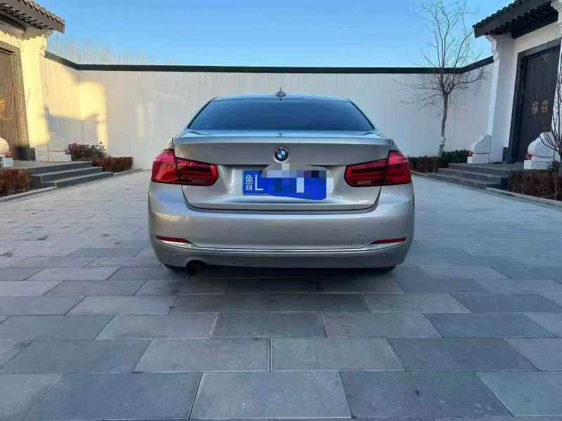 济南16年宝马3系9