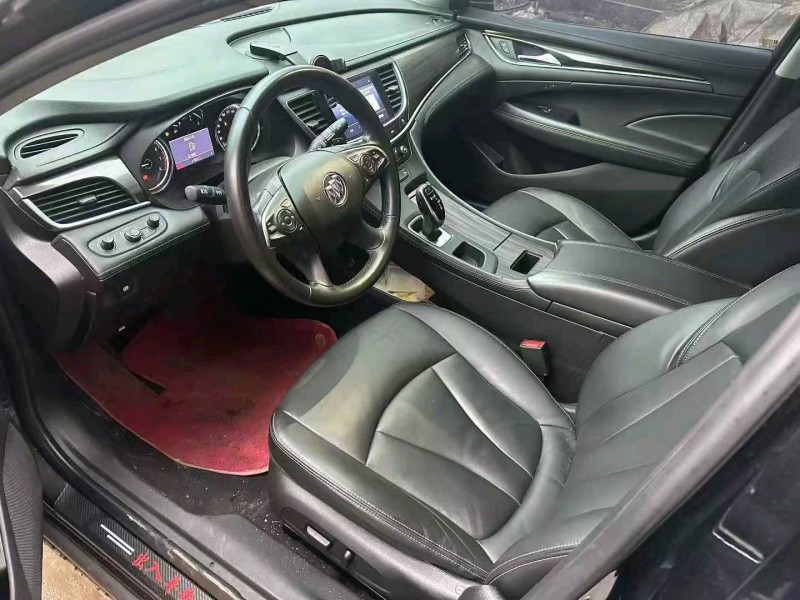 重庆21年别克君越9