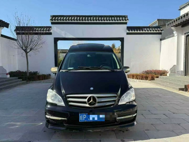 济南16年奔驰威霆1