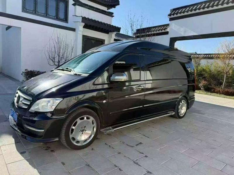 济南16年奔驰威霆3