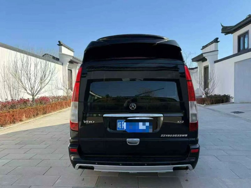 济南16年奔驰威霆9