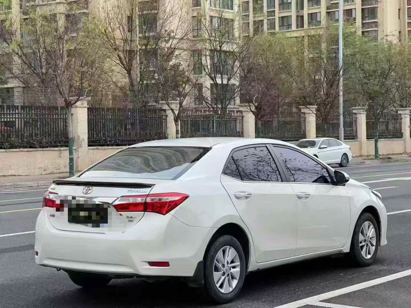 郑州17年丰田卡罗拉8