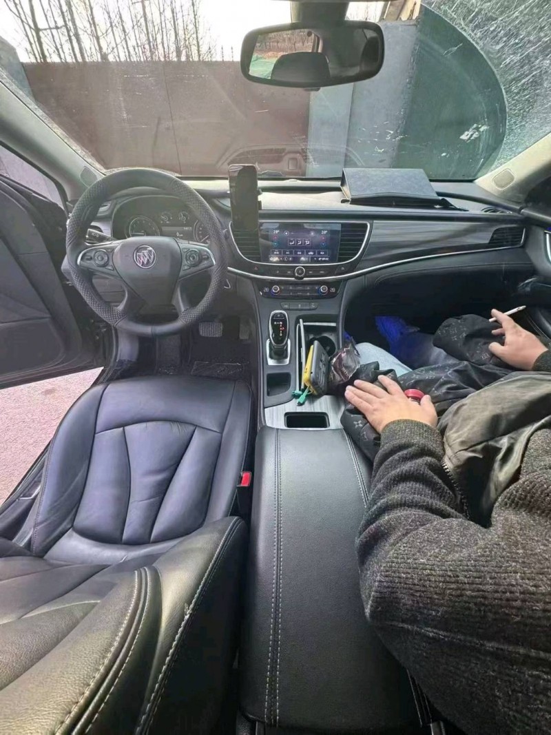 晋中21年别克君越7