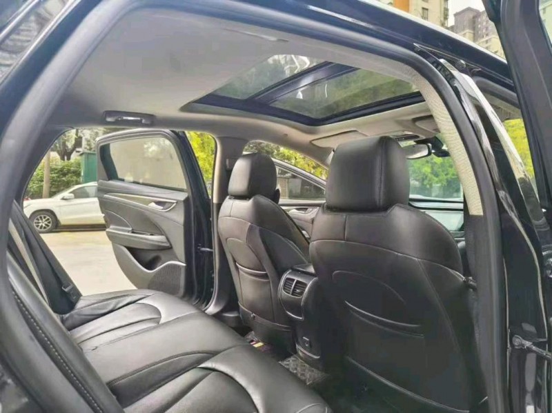 襄阳21年别克君越8