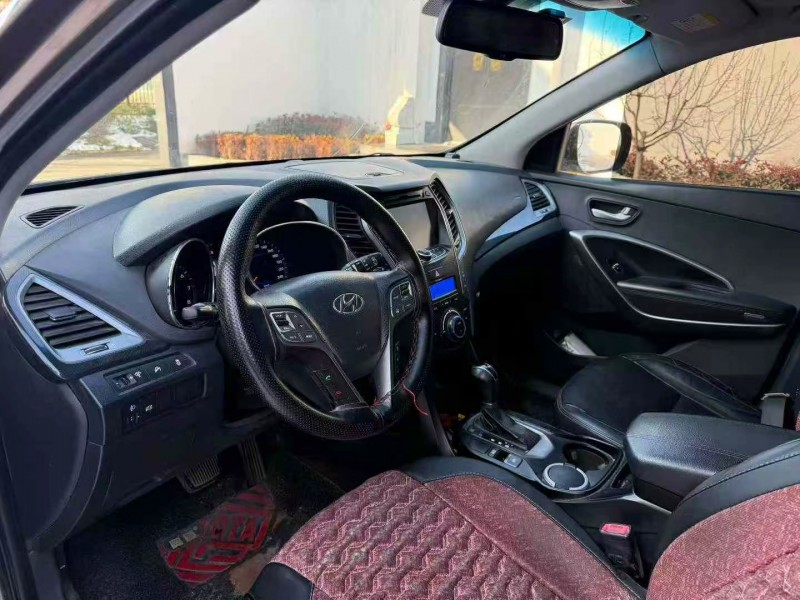 济南14年现代全新胜达5