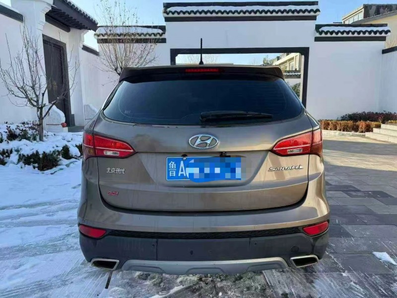 济南14年现代全新胜达9