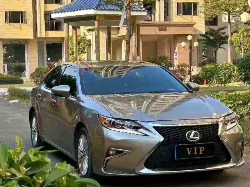 江门18年雷克萨斯ES2