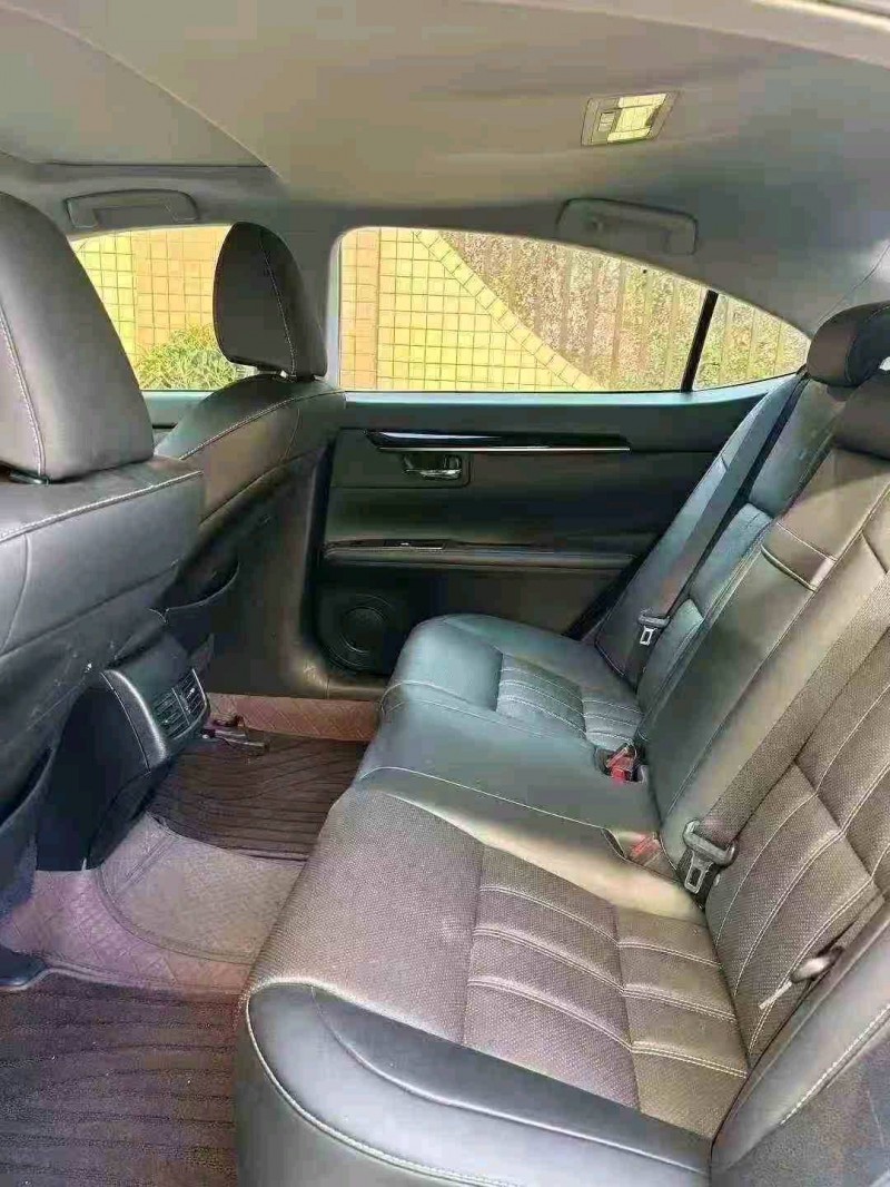 江门18年雷克萨斯ES5