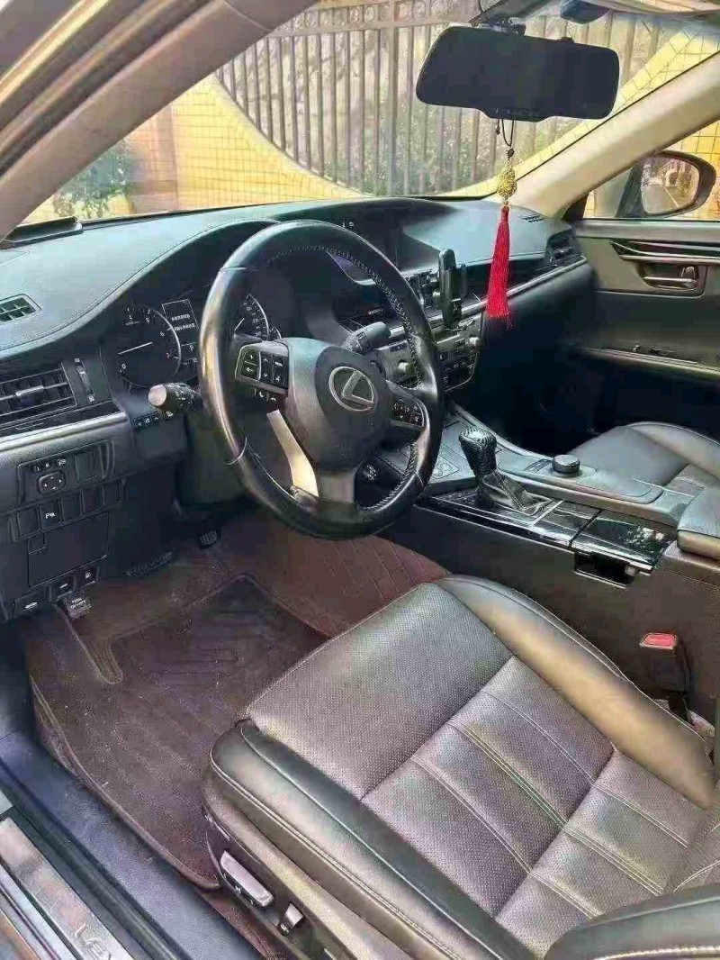 江门18年雷克萨斯ES6