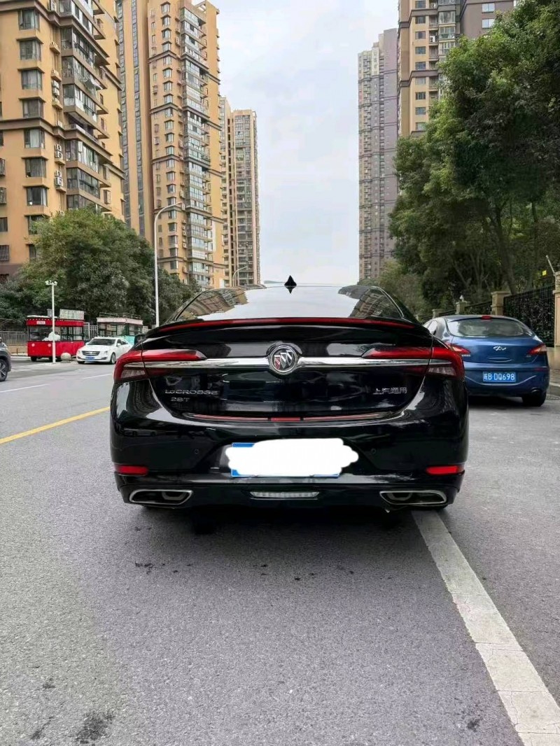 芜湖20年别克君越7