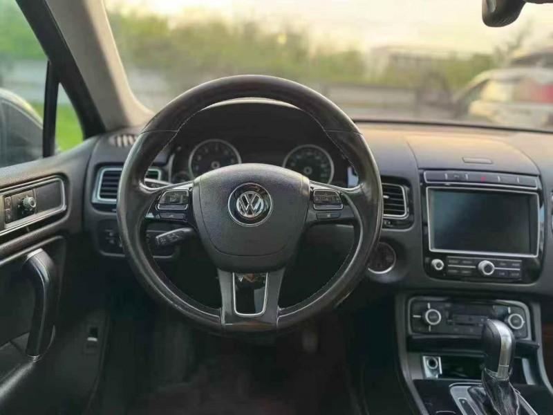 汕头16年大众途锐5