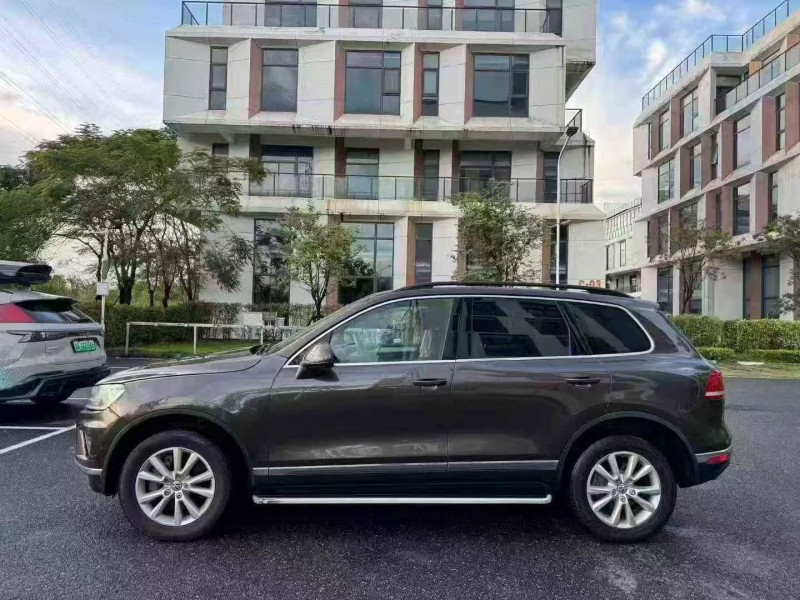 汕头16年大众途锐8