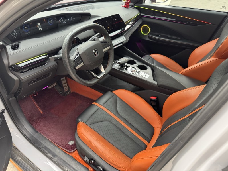 济宁24年长安汽车UNI4